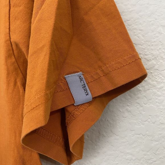 Arcteryx Shirt Mens Size Large Orange Graphic Short Sleeve Hiking Outdoor - Picture 4 of 9